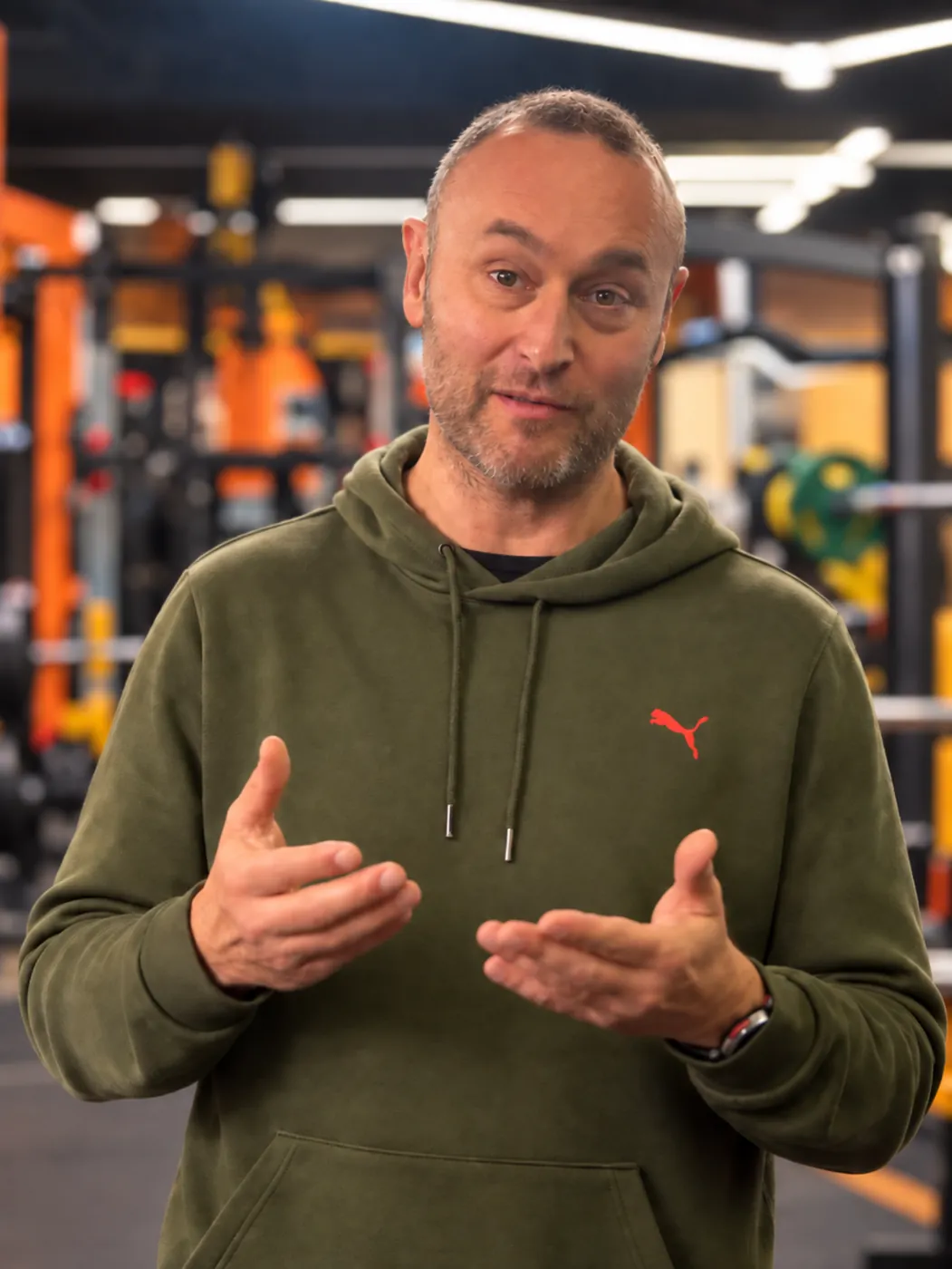 Manu, coach sportif à Toulon, explique sa façon de travailler, dans la salle du centre Platinium Training